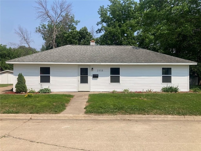 208 G Ave, Vinton, IA 52349 - photo 1
