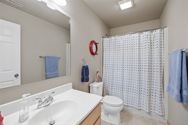 full bath with vanity, visible vents, tile patterned flooring, curtained shower, and toilet