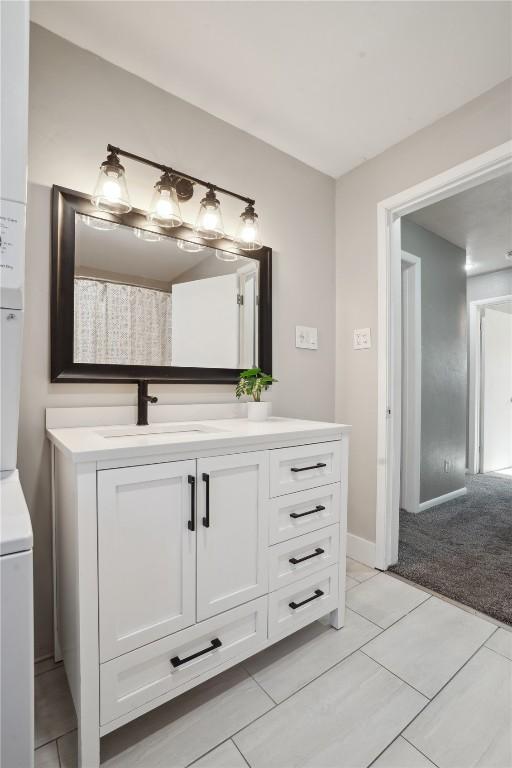 bathroom with vanity