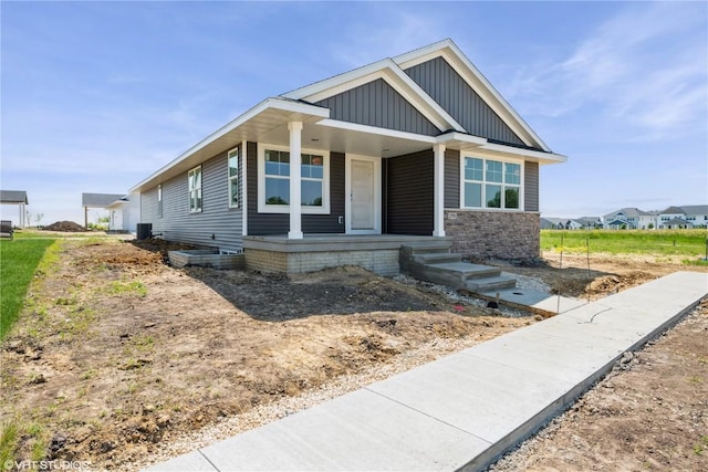 2701 Roycroft Dr, Marion, IA 52302 - view of front of property featuring a porch and board and batten siding