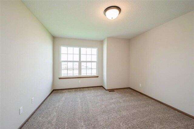 7102 Colpepper Dr SW, Cedar Rapids, IA 52404 - photo 17