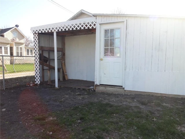 549 Marengo Ave, Marengo, IA 52301 - view of outdoor structure with fence and an outdoor structure