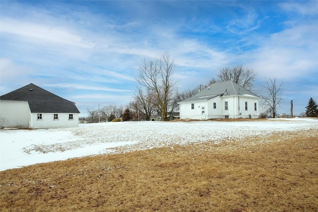 110 SE 12th St, Oelwein, IA 50662 - view of yard layered in snow