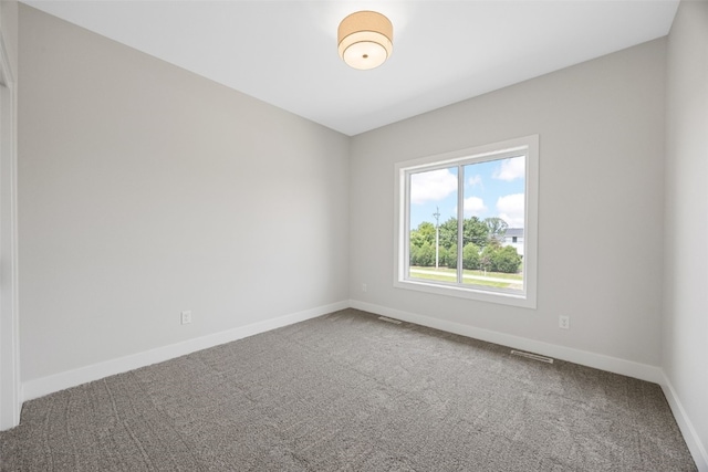 4018 Peridot Dr, Marion, IA 52302 - empty room with carpet floors and baseboards