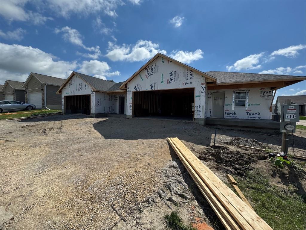 7112 Waterview Dr, Cedar Rapids, IA 52404
