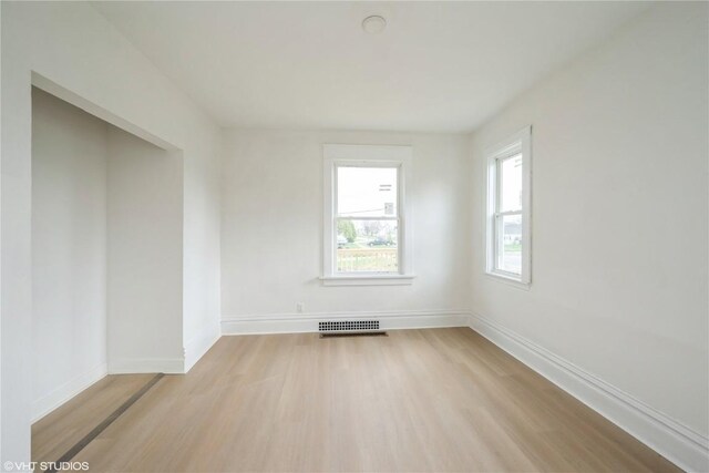 802 22nd Ave SW, Cedar Rapids, IA 52404 - empty room featuring light wood-style flooring