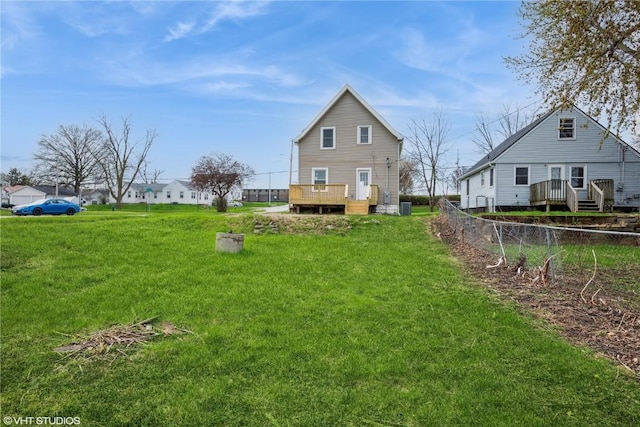802 22nd Ave SW, Cedar Rapids, IA 52404 - rear view of house with a deck