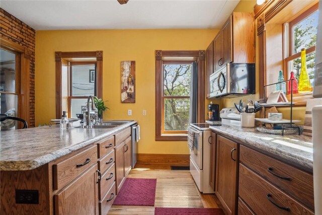 519 2nd St NE, Independence, IA 50644 - photo 3
