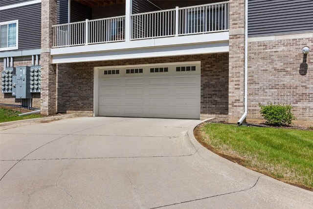 exterior space featuring driveway