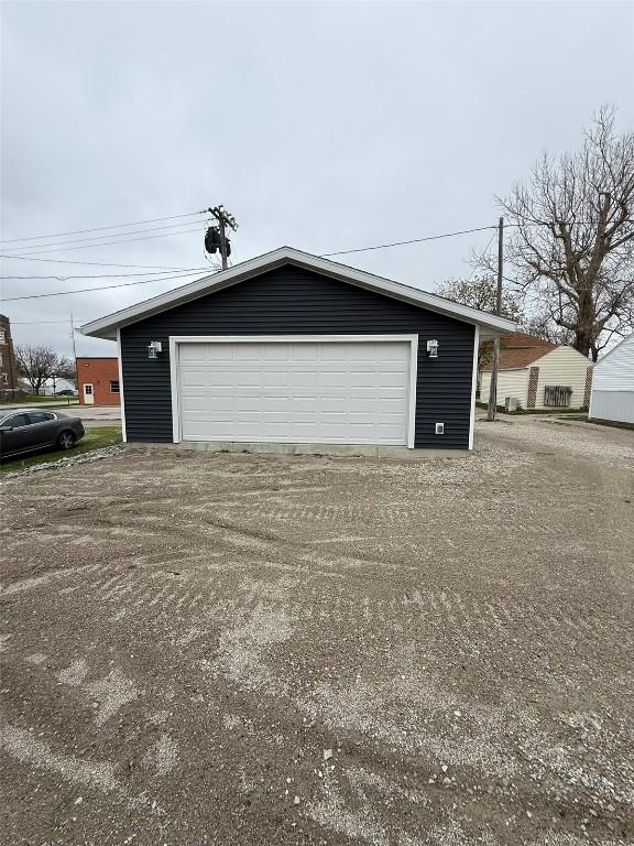305 E 5th St, Vinton, IA 52349 - view of detached garage