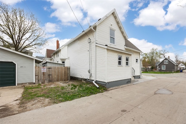 317 16th St NE, Cedar Rapids, IA 52402 - view of property exterior featuring a residential view