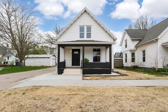 317 16th St NE, Cedar Rapids, IA 52402 - view of front of property featuring a porch