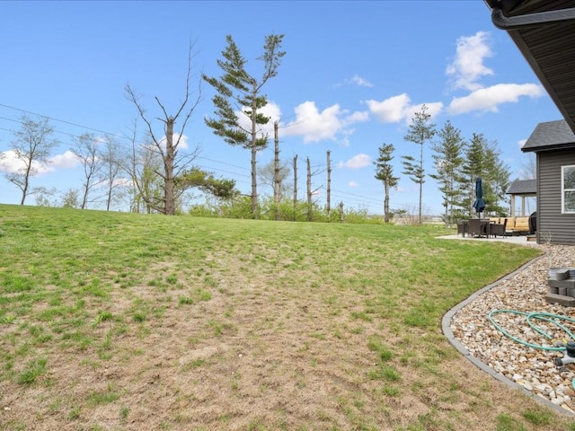 view of yard featuring a patio