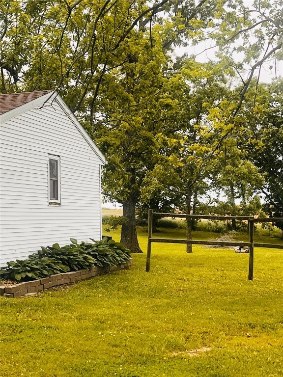 527 Swisher View Dr SW, Swisher, IA 52338 - view of green lawn