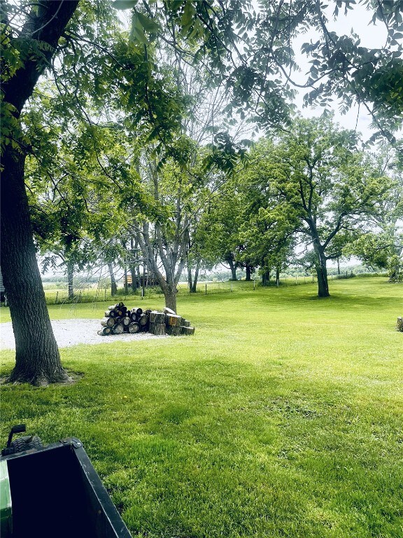 527 Swisher View Dr SW, Swisher, IA 52338 - view of grassy yard