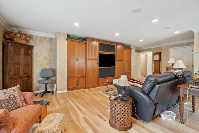 living room with ornamental molding, light wood-style floors, baseboards, wallpapered walls, and recessed lighting