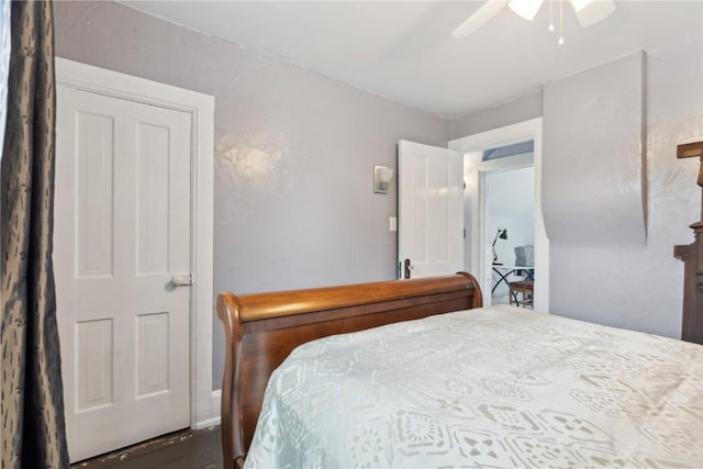 bedroom with a ceiling fan