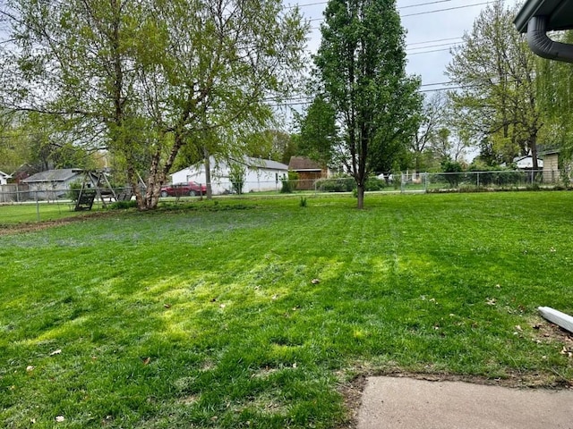 2105 Muscatine Ave, Iowa City, IA 52240 - view of yard featuring fence