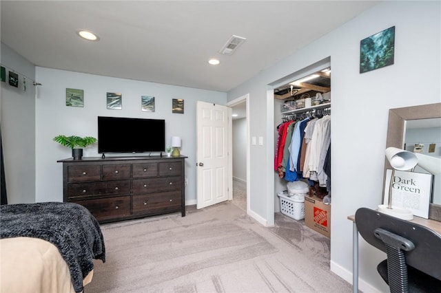 carpeted bedroom with baseboards, a closet, recessed lighting, and visible vents