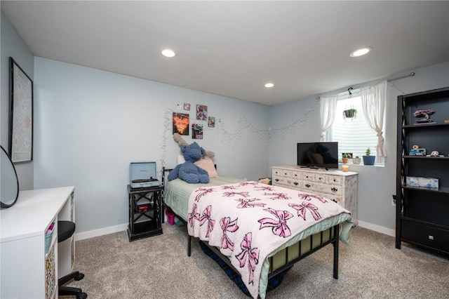 bedroom featuring recessed lighting, baseboards, and light colored carpet