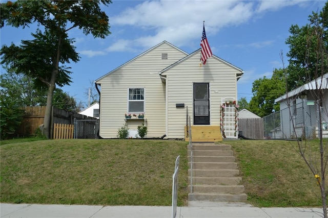 855 Center Pt NE, Cedar Rapids, IA 52402 - view of front facade