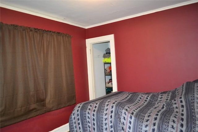 855 Center Pt NE, Cedar Rapids, IA 52402 - bedroom with crown molding