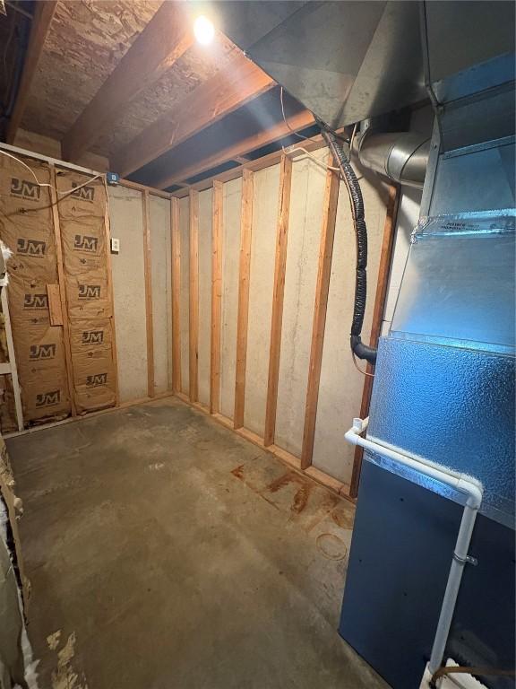 22101 Pleasant Dr, Bernard, IA 52032 - view of unfinished below grade area