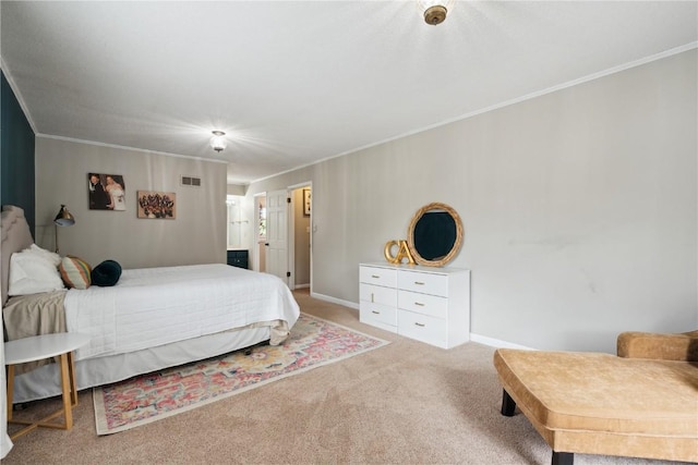 335 Parkland Dr SE, Cedar Rapids, IA 52403 - bedroom featuring crown molding, light carpet, baseboards, and visible vents