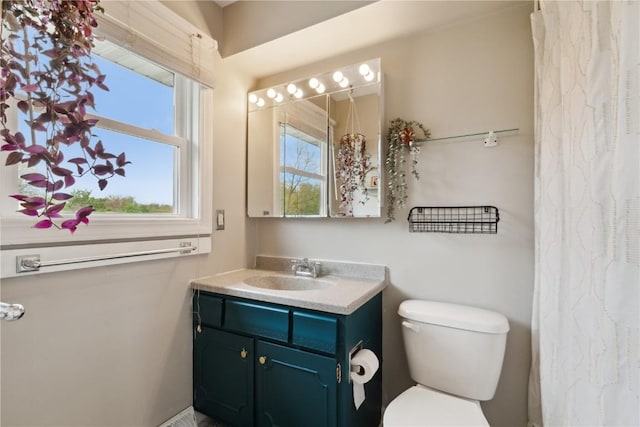 335 Parkland Dr SE, Cedar Rapids, IA 52403 - full bathroom with toilet and vanity