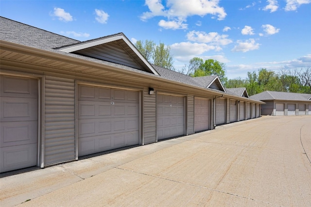250 Cimarron Dr Unit 207, Hiawatha, IA 52233 - view of garage