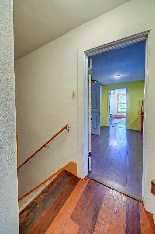 409 N Brewer St, Manchester, IA 52057 - photo 21