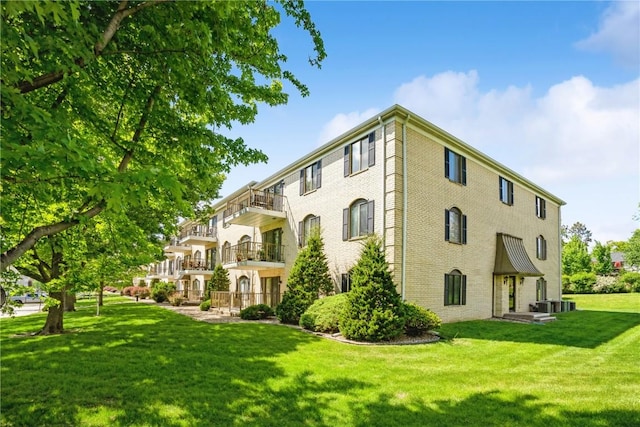 2135 1st Ave SE Unit 215, Cedar Rapids, IA 52403 - view of building exterior