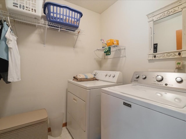 3626 Stoneview Cir SW, Cedar Rapids, IA 52404 - laundry room with independent washer and dryer