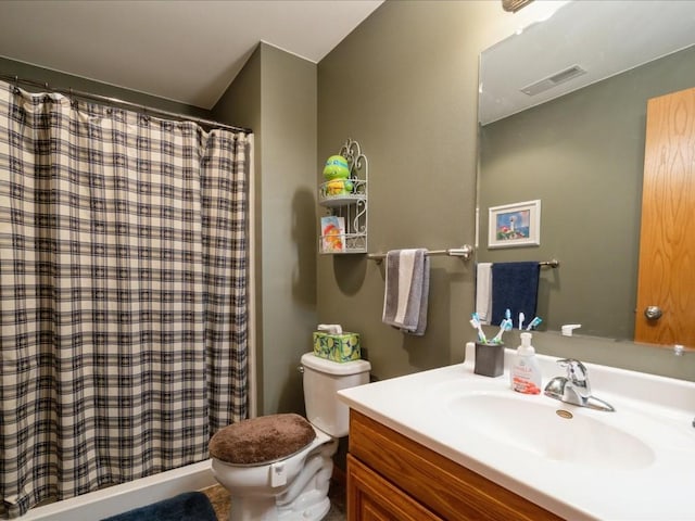3626 Stoneview Cir SW, Cedar Rapids, IA 52404 - full bath featuring vanity, toilet, and a shower with shower curtain
