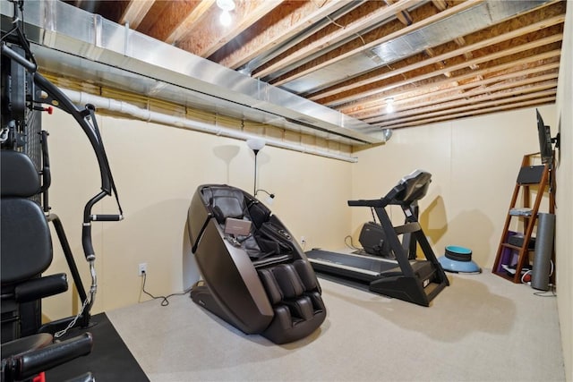 1443 69th St, Keystone, IA 52249 - workout area with carpet