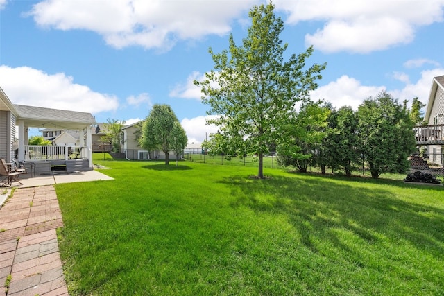 view of yard featuring a patio area