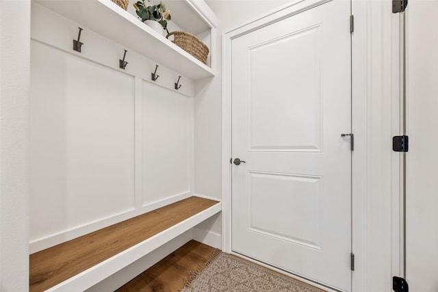 424 15th Ave SW, Mount Vernon, IA 52314 - mudroom featuring dark wood-style flooring