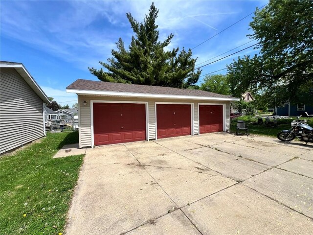 1213 11th St, Marion, IA 52302 - view of detached garage