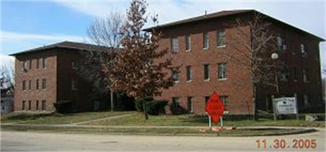 100 Granview Ct Unit 126, Iowa City, IA 52246 - view of property