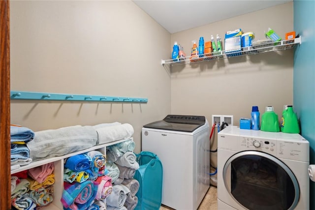 4708 Pueblo St SW, Cedar Rapids, IA 52404 - washroom featuring washing machine and clothes dryer