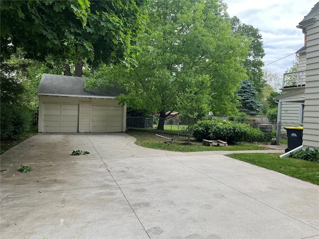 620 S Summit St, Iowa City, IA 52240 - view of garage