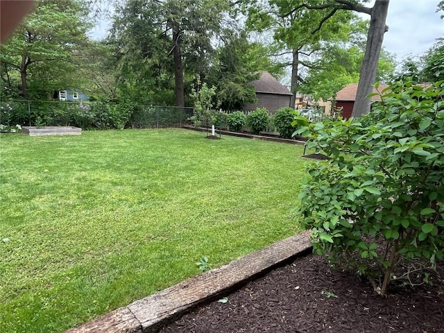 620 S Summit St, Iowa City, IA 52240 - view of yard