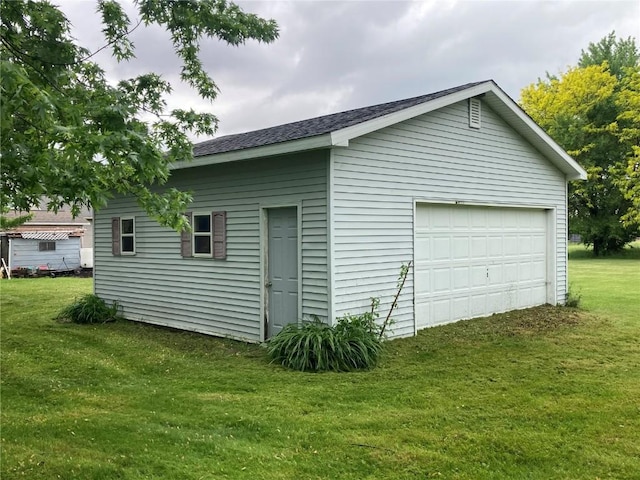 1403 W 3rd St, Vinton, IA 52349 - view of detached garage