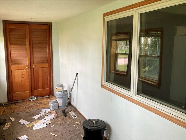 1403 W 3rd St, Vinton, IA 52349 - exterior space with french doors