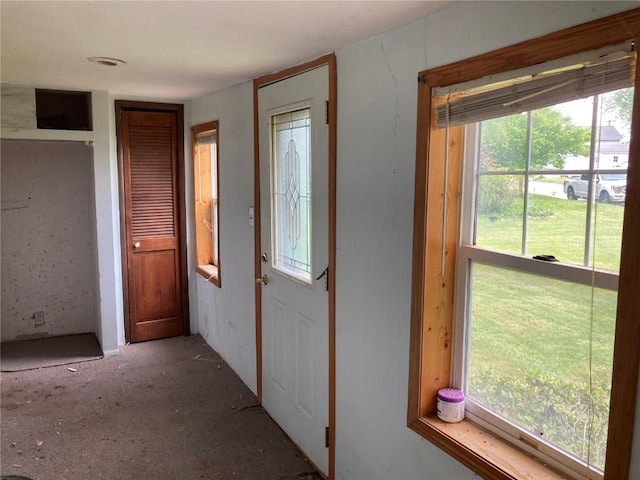 1403 W 3rd St, Vinton, IA 52349 - view of foyer entrance