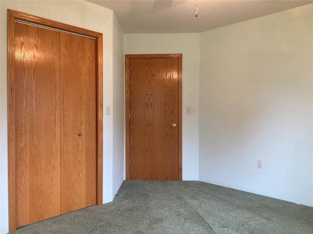 202 S 9th Ave, Vinton, IA 52349 - hallway featuring carpet flooring