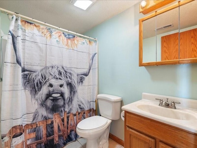 433 S Iowa St, Solon, IA 52333 - bathroom with vanity and a shower with curtain
