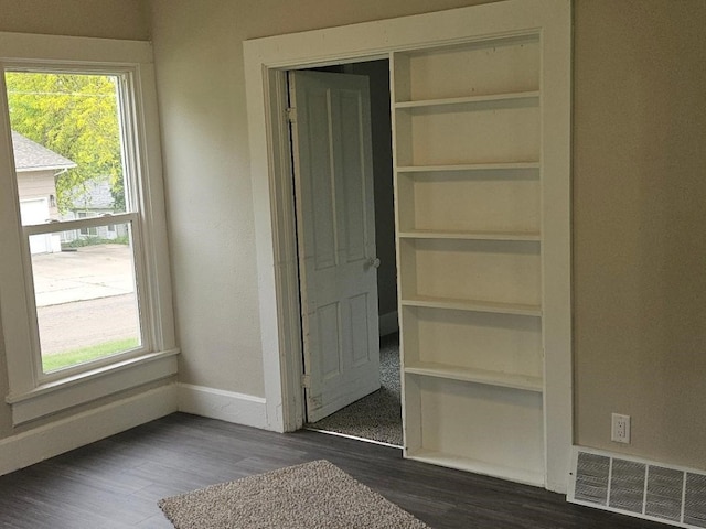 1602 11th Ave, Belle Plaine, IA 52298 - view of closet