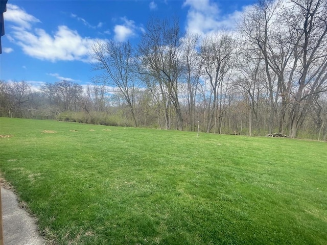 1354 Fox Meadow Ct NE, Swisher, IA 52338 - view of grassy yard