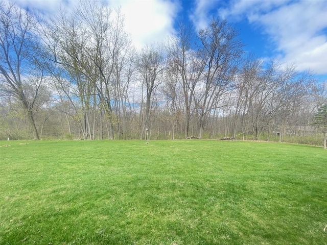 1354 Fox Meadow Ct NE, Swisher, IA 52338 - view of grassy yard